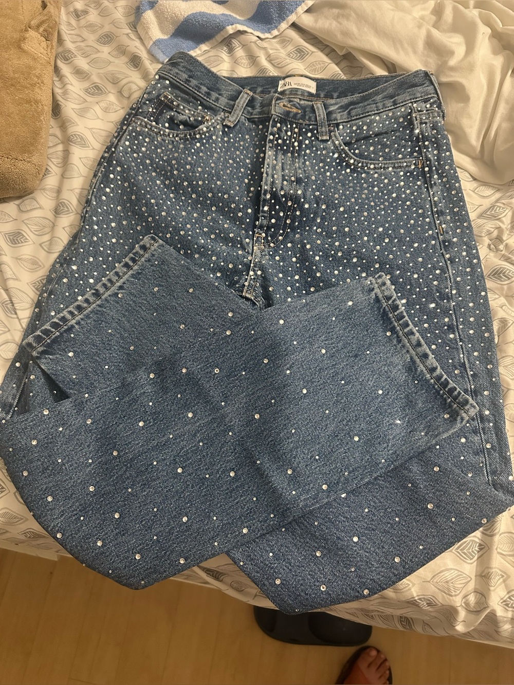 Zara Blue Straight-Leg Jeans with White Stud Embellishments